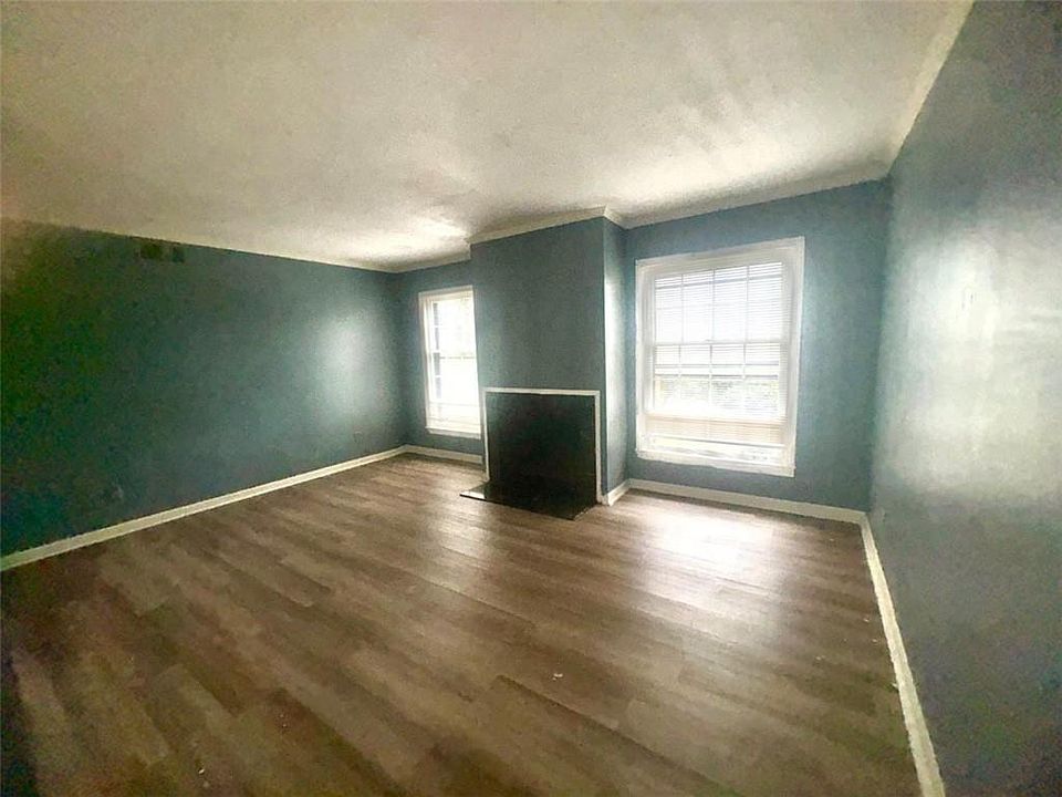 1st image of 85 Place Fontaine