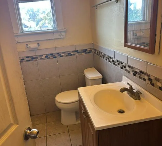 2119 Fruitvale Ave — Photo 12