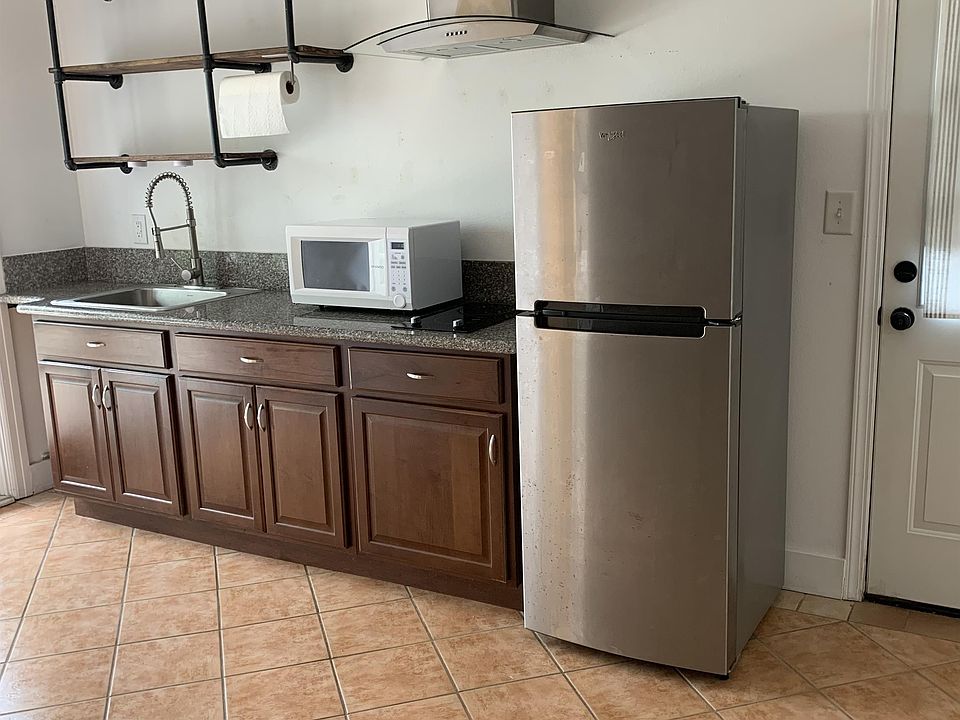 1st image of 277 Melrose Dr #1