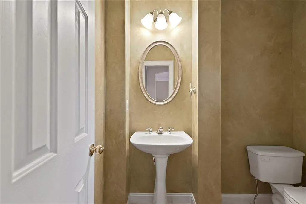 3 bed, 3.5 bath, 3500 sqft, $3,600 — Photo 4