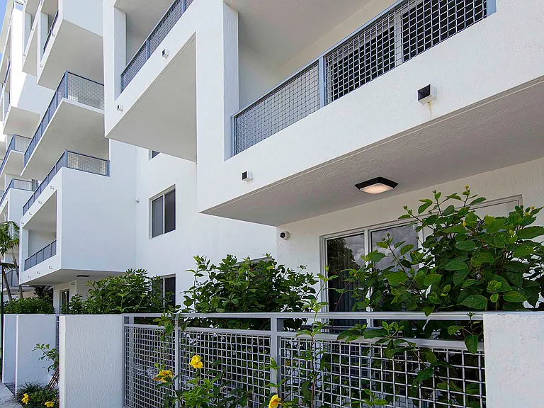 Griffis Pompano Beach exterior.