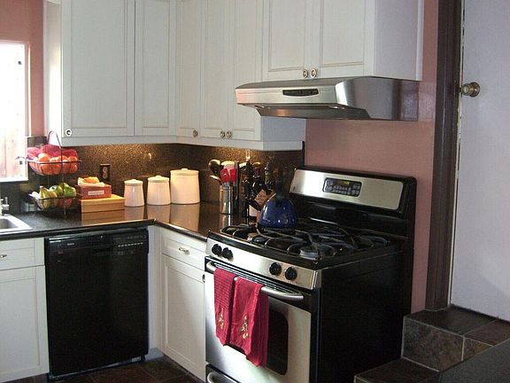 2nd image of 2116 Lyon Ave
