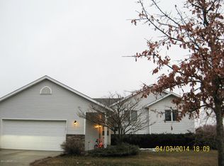 1427 Nottingham Dr SE, Owatonna, MN 55060