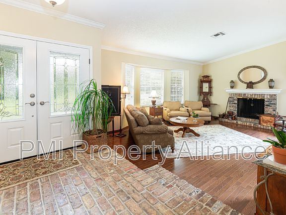 4th image of 4764 Shorecrest Dr