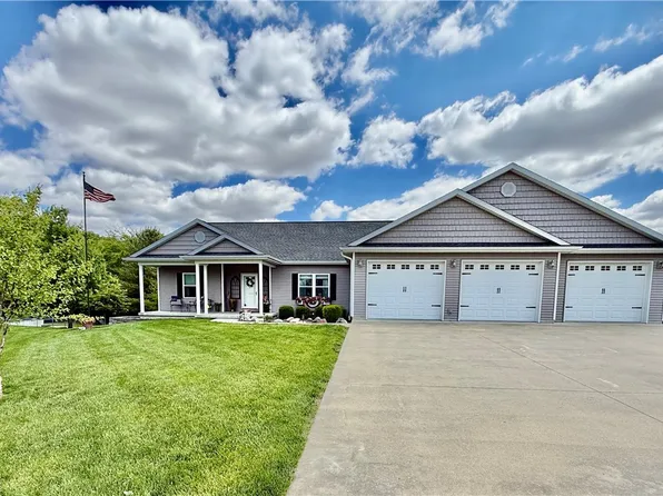 26 Asa Creek Ct, Sullivan, IL 61951