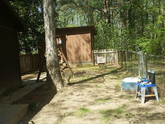 3rd image of 870 Forest Gln
