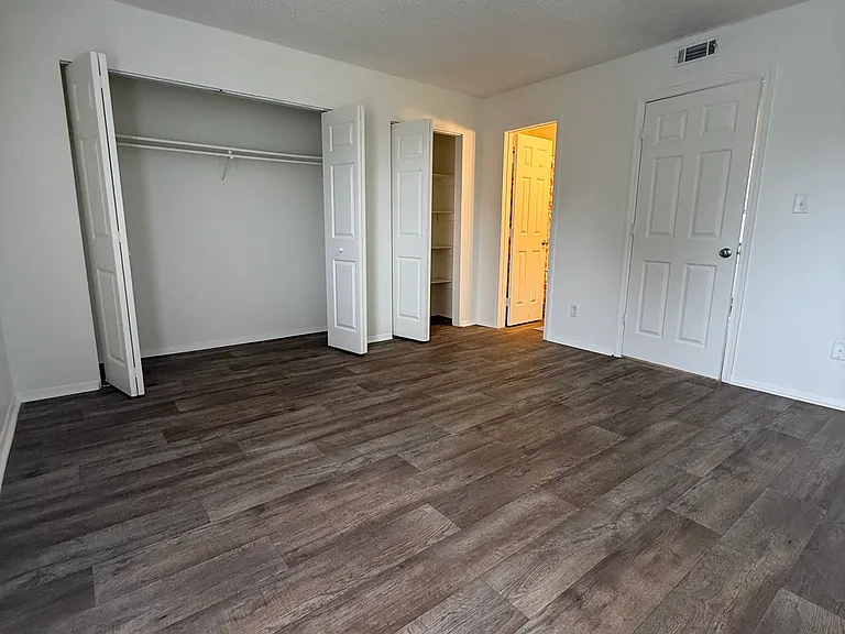 Meadowwood — Photo 10