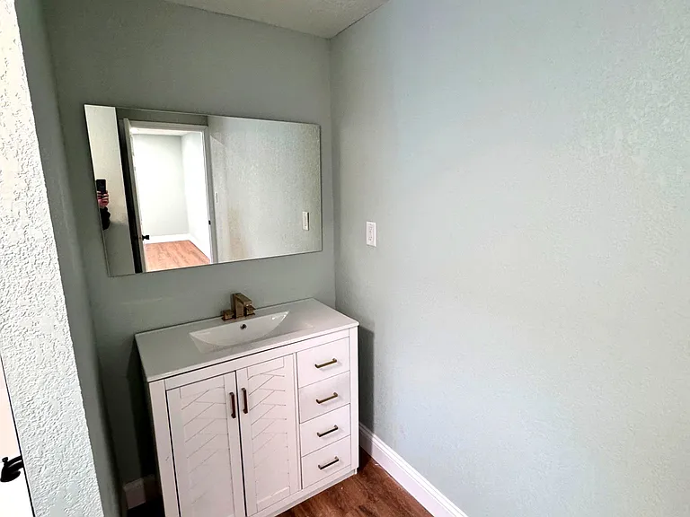 800 S Westland Dr #11 — Photo 12