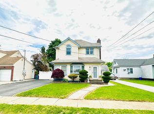 19 Moody Ave, Freeport, NY 11520