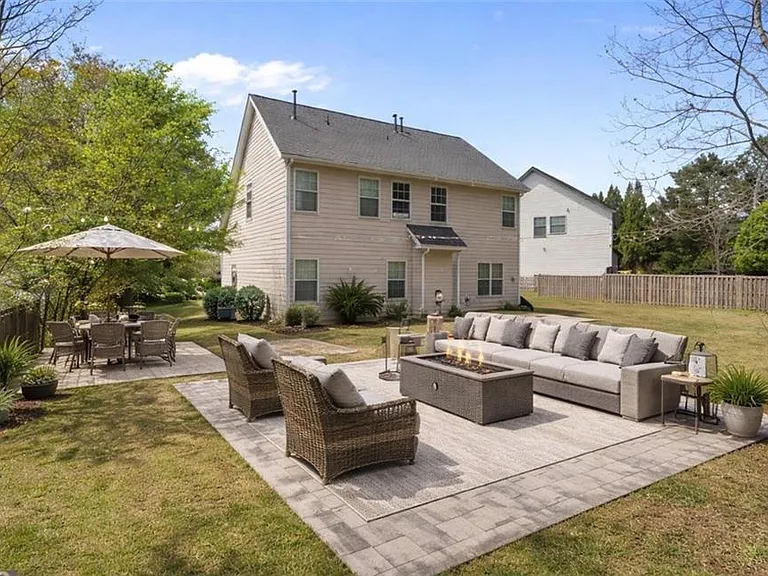 704 Jonquil Ct — Photo 5