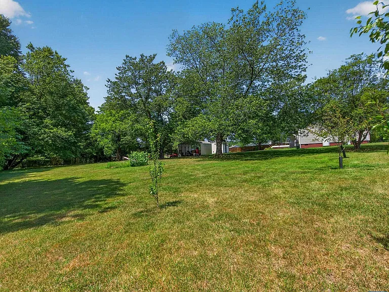 625 S Spotswood Trl — Photo 32