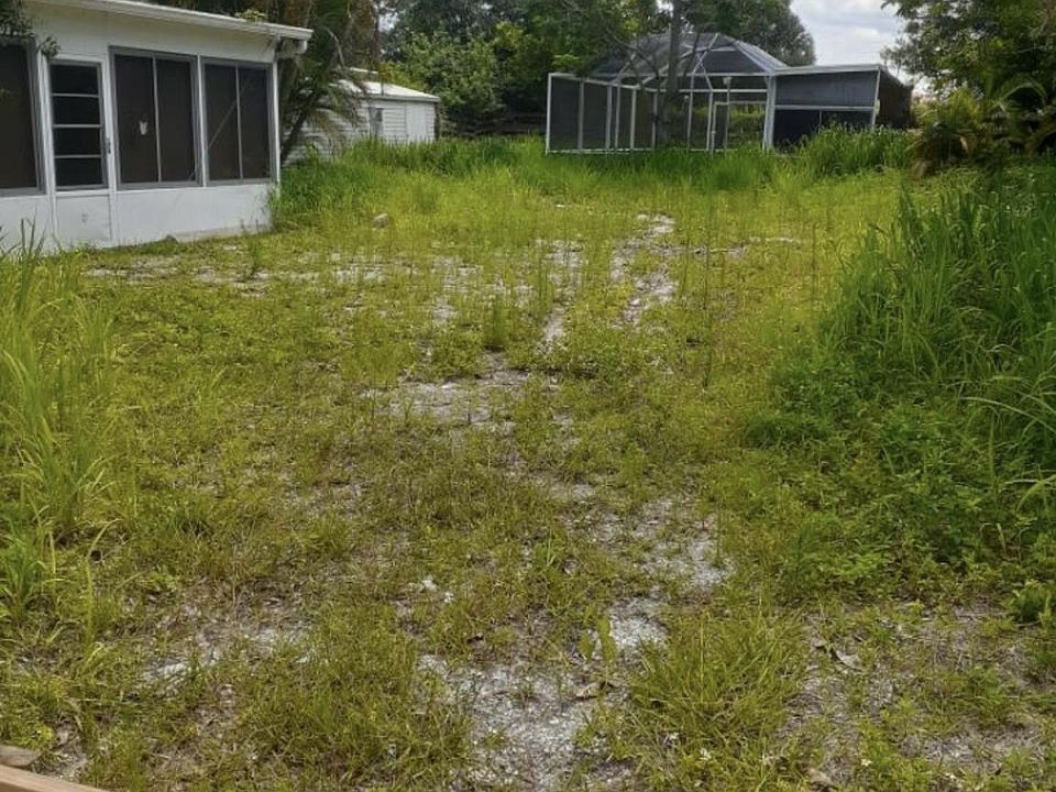 2nd image of 4933 Elizabeth Ave