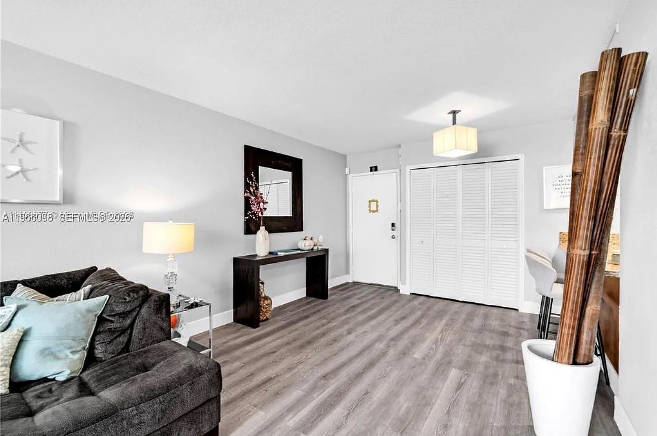 2 bed, 1026 sqft, $2,700 — Photo 1