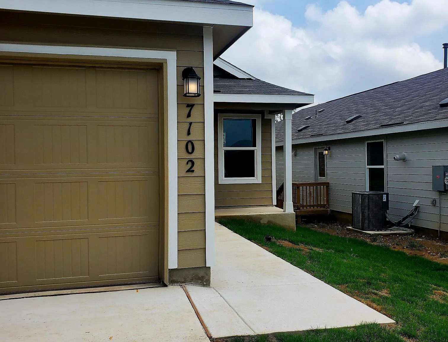 3 bed, 1266 sqft, $1,550 — Photo 1