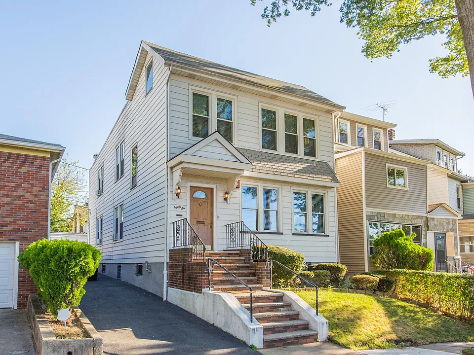 86 McKay Ave #1