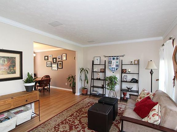 5th image of 453 Wyndham Dr