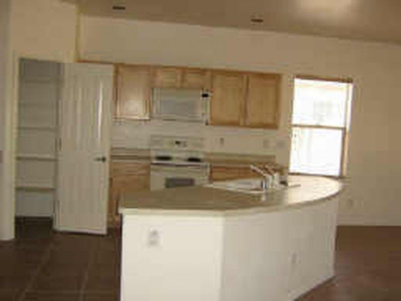 2nd image of 723 S 117th Dr