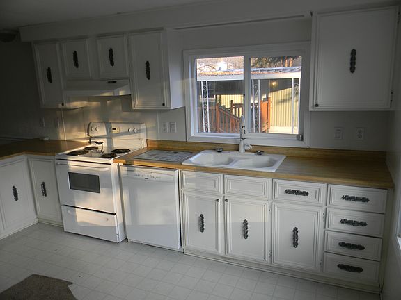 A Generous Kitchen with Dishwasher