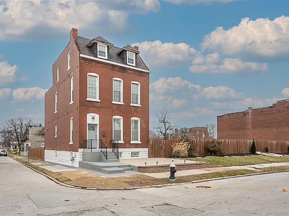 2nd image of 3023 Bailey Ave
