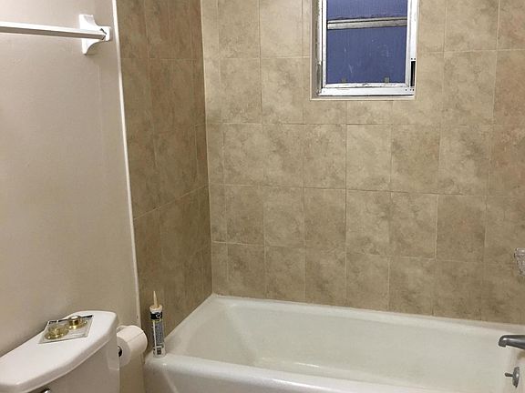 4th image of 280 Arora Blvd