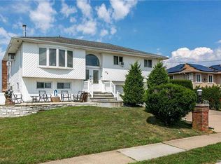 66 S Bay Ave, Massapequa, NY 11758