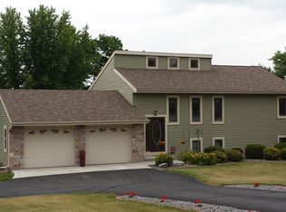 W3929 Bittersweet Ln, Fond Du Lac, WI 54937