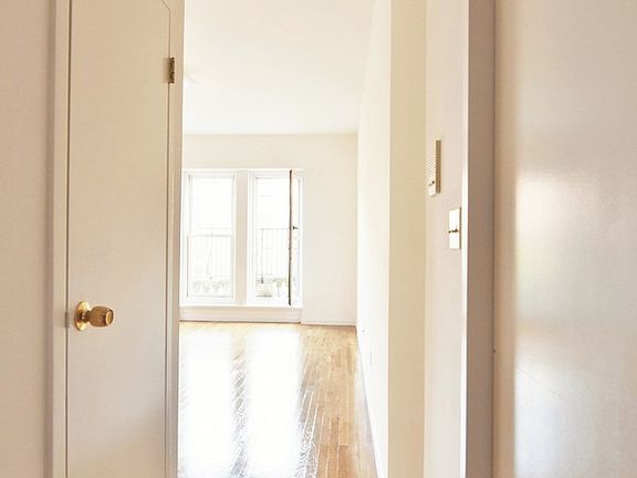 3rd image of 306 W 76th St APT 4A
