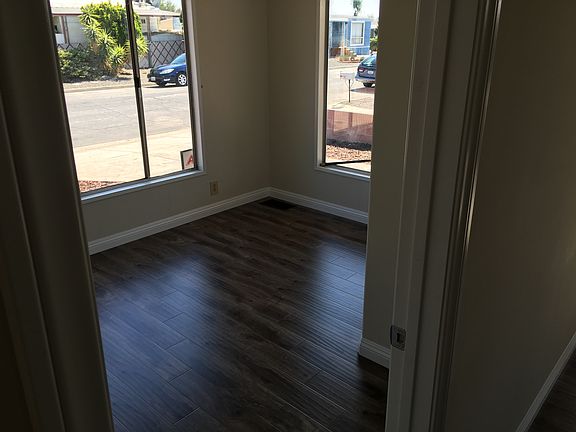 3rd image of 24780 Shoreham Ave