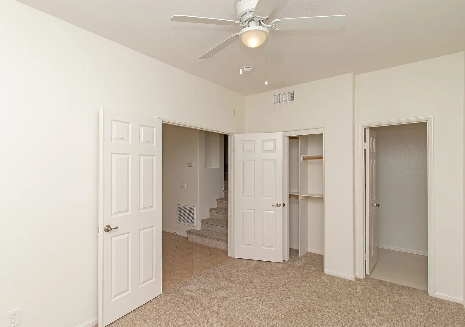 Incredible 3 bed & 3.5 bath Tri-Level Condo in San Marcos! — Photo 3