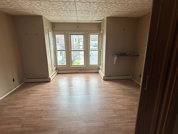 4th image of 1030 Spring Garden St Floor 2