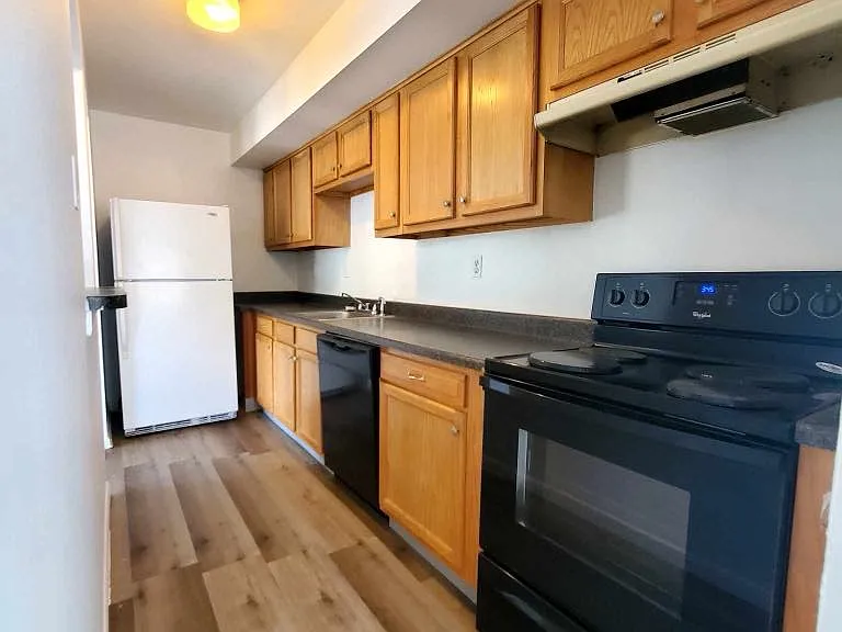 182 Michele Way — Photo 6