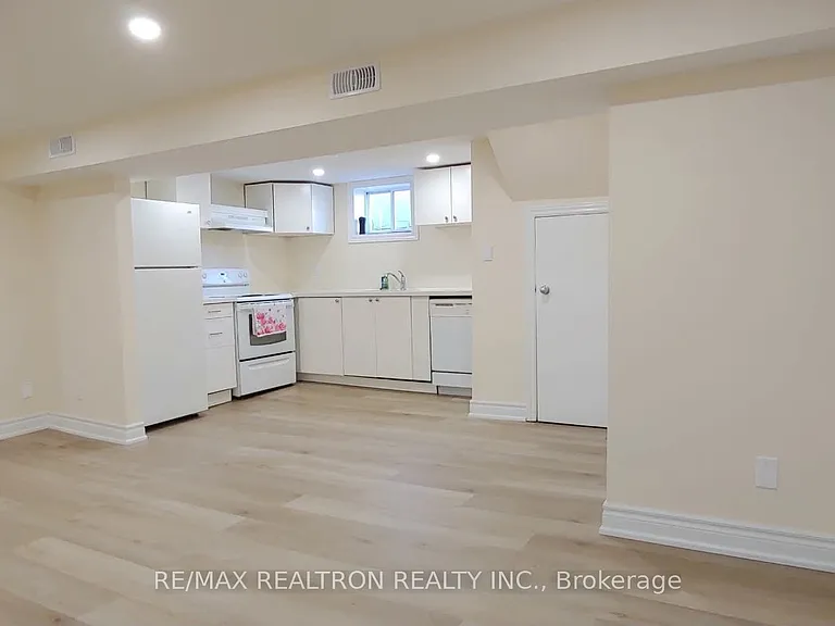 60 Marlin Ct #BASEMENT — Photo 3