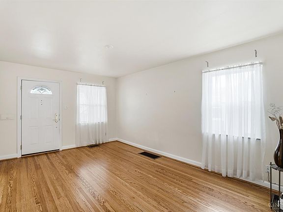 5th image of 4515 Camberwell Rd