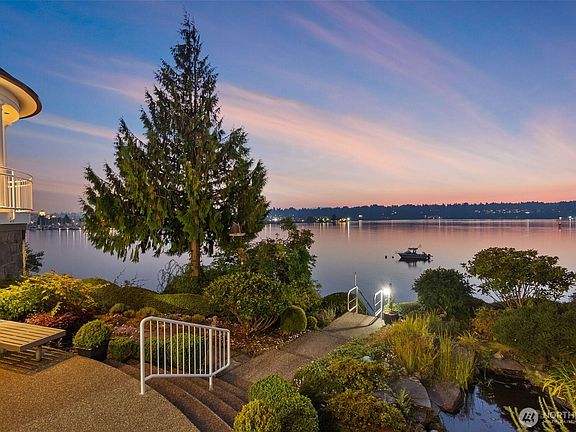 5th image of 1907 East Bay Drive NE