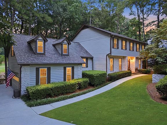 2nd image of 10145 Crescent Hill Ln