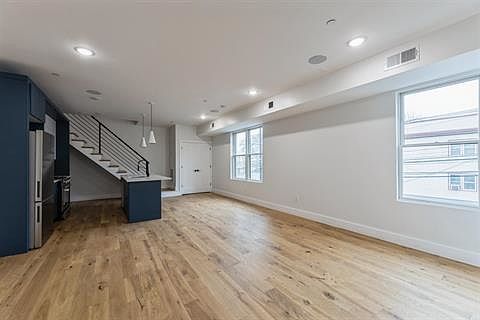 4th image of 259 Liberty Ave #4