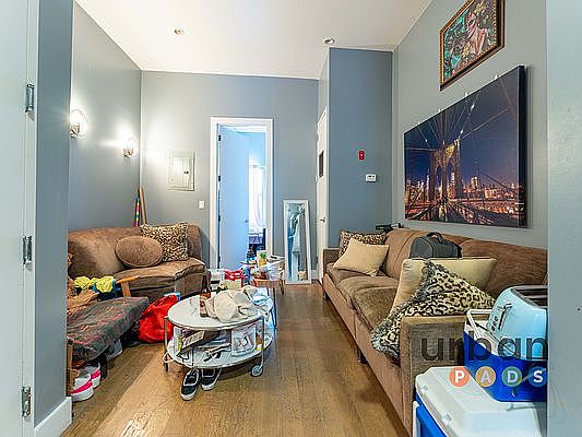 3rd image of 248 Jefferson St #3Q