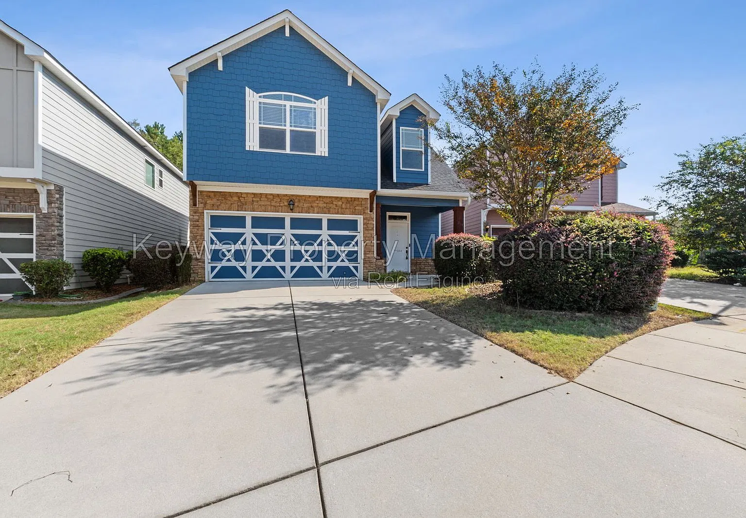 3 bed, 2.5 bath, 1923 sqft, $2,200 — Photo 2