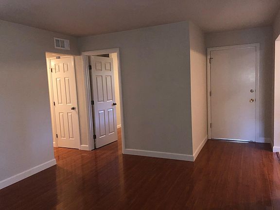 5th image of 883 Gallatin Dr #2
