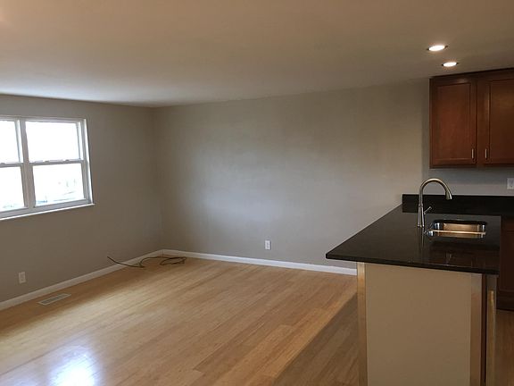 4th image of 10515 McPherson St