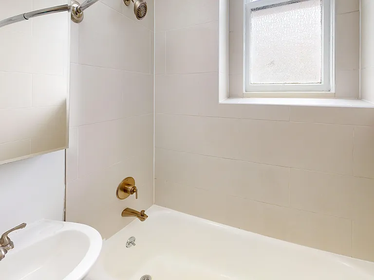 1520 Gough Street — Photo 6