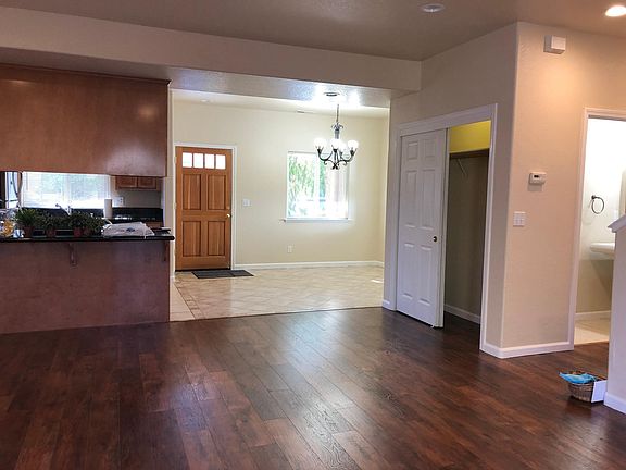 5th image of 1628 Heritage Ln