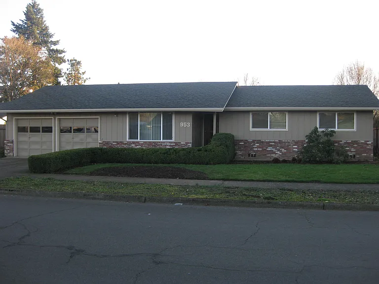 953 V St — Photo 1