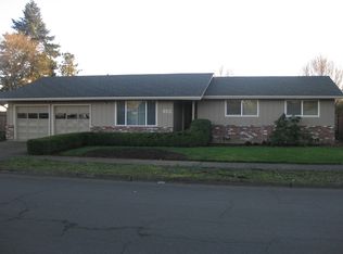 953 V St, Springfield, OR 97477