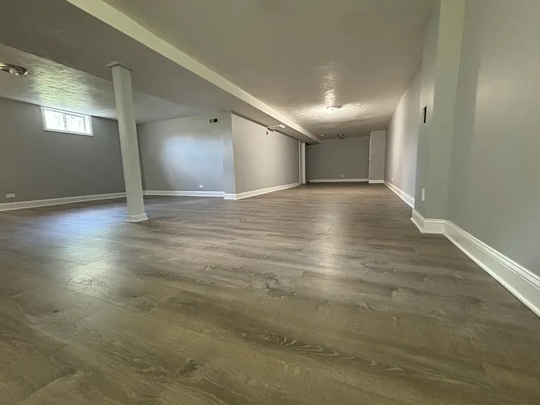 1911 Crimson Dr — Photo 16