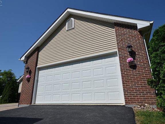 4th image of 4226 Sadler Dr