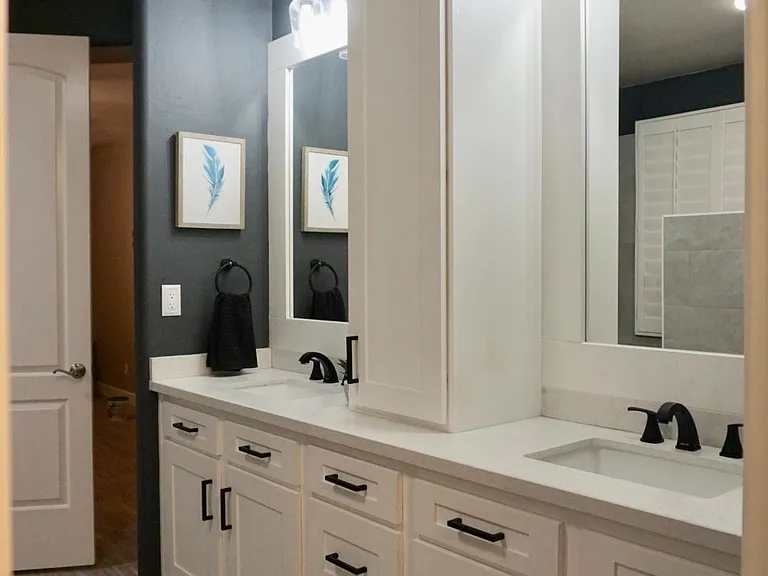 381 W Wisteria Pl — Photo 11
