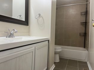 4721 Lunenburg Dr, Worthington Hills, KY 40245