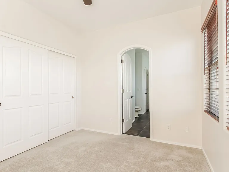 2433 W Horsetail Trl — Photo 24