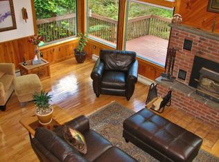 52 Holly Hill Rd, Lake Placid, NY 12946